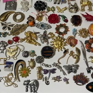 Vintage Brooches Pedants Antique Pins Signed Military, Summer, Fall, Religious
